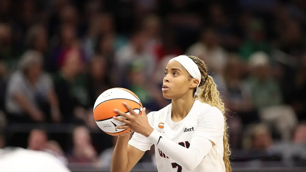 Jordin Canada of the Atlanta Dream at the free throw line