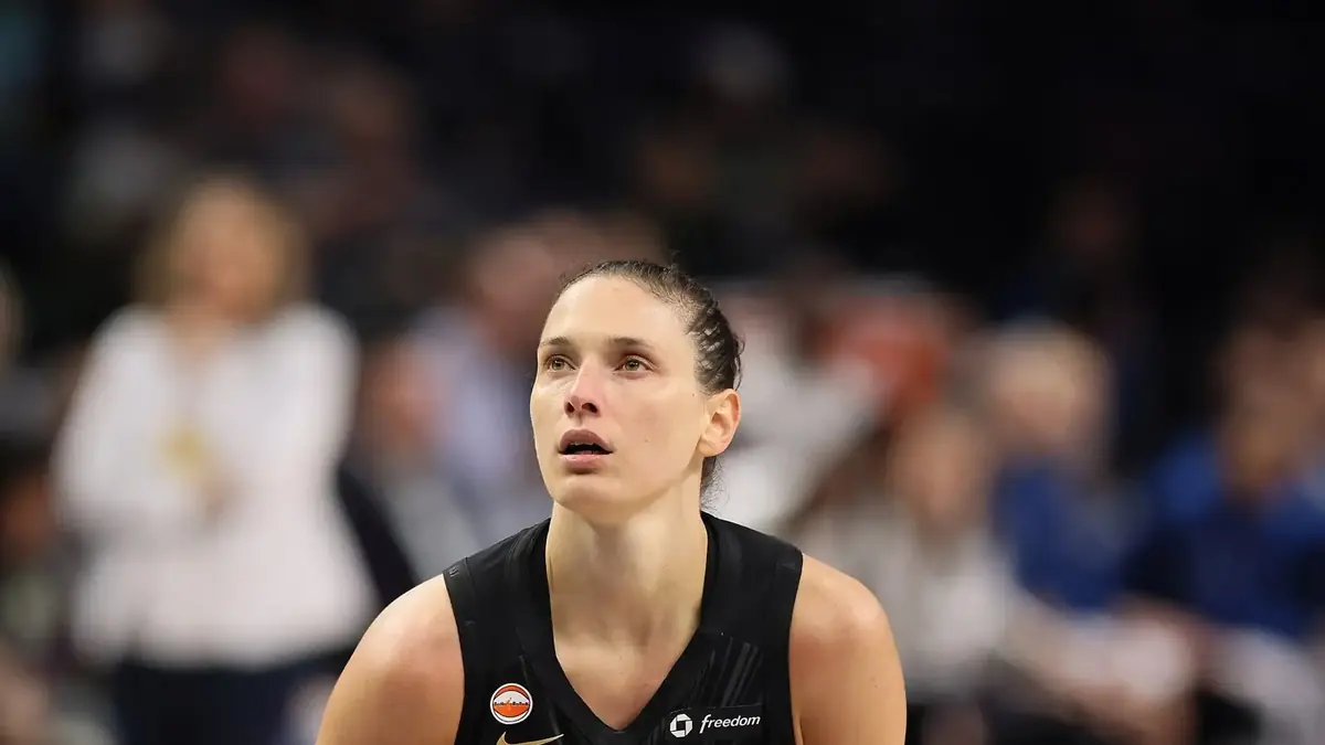 Cecilia Zandalasini of the Golden State Valkyries at the free throw line
